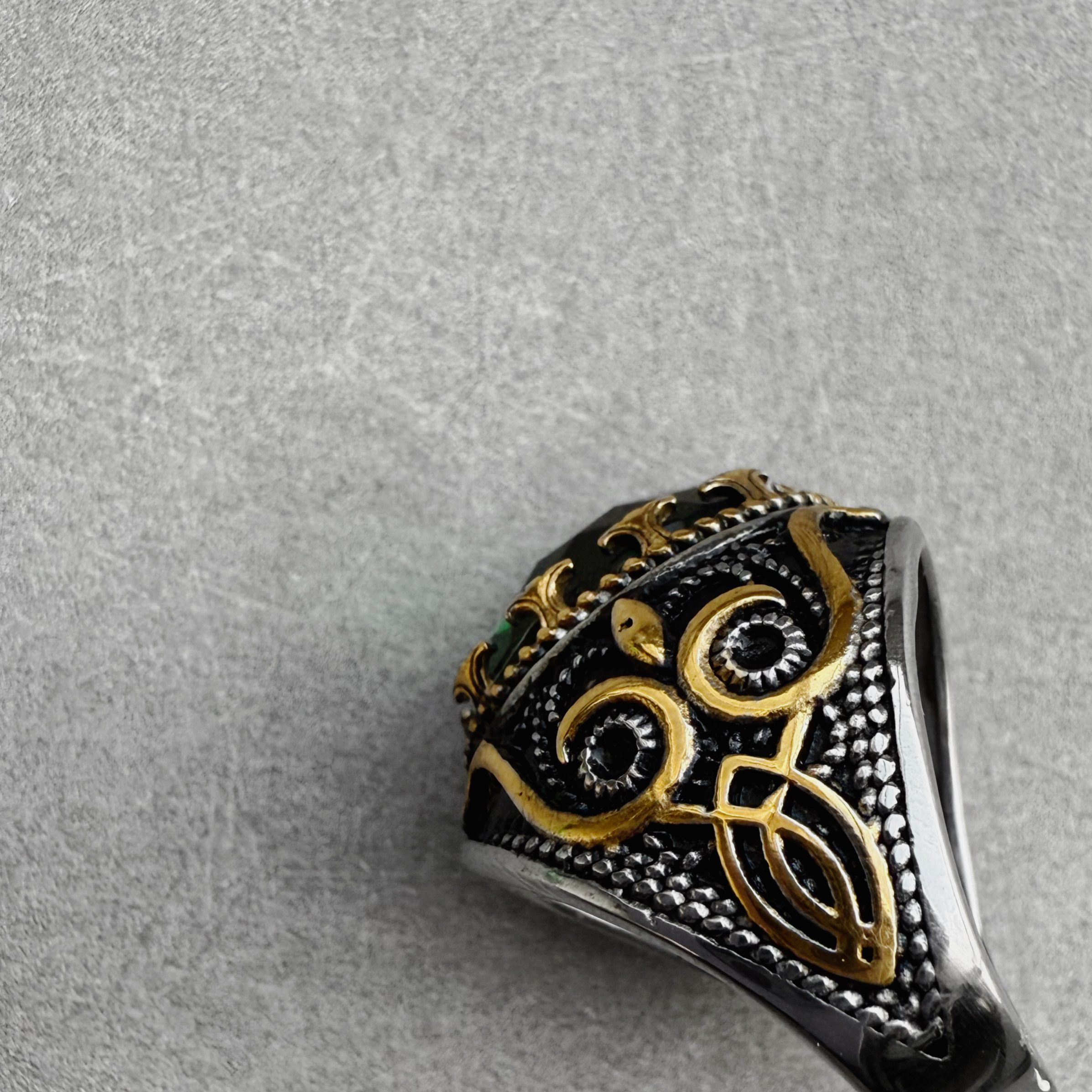 Green Gema Ring