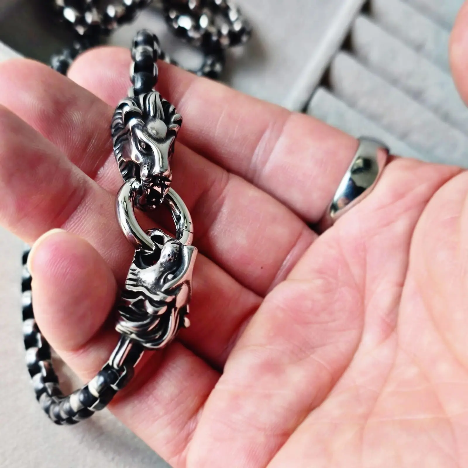 SOUVERÅN CHAIN