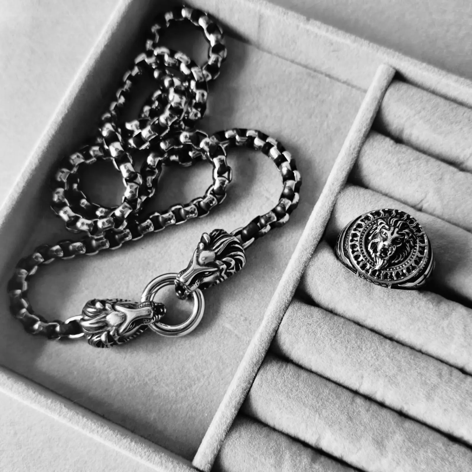 SOUVERÅN CHAIN