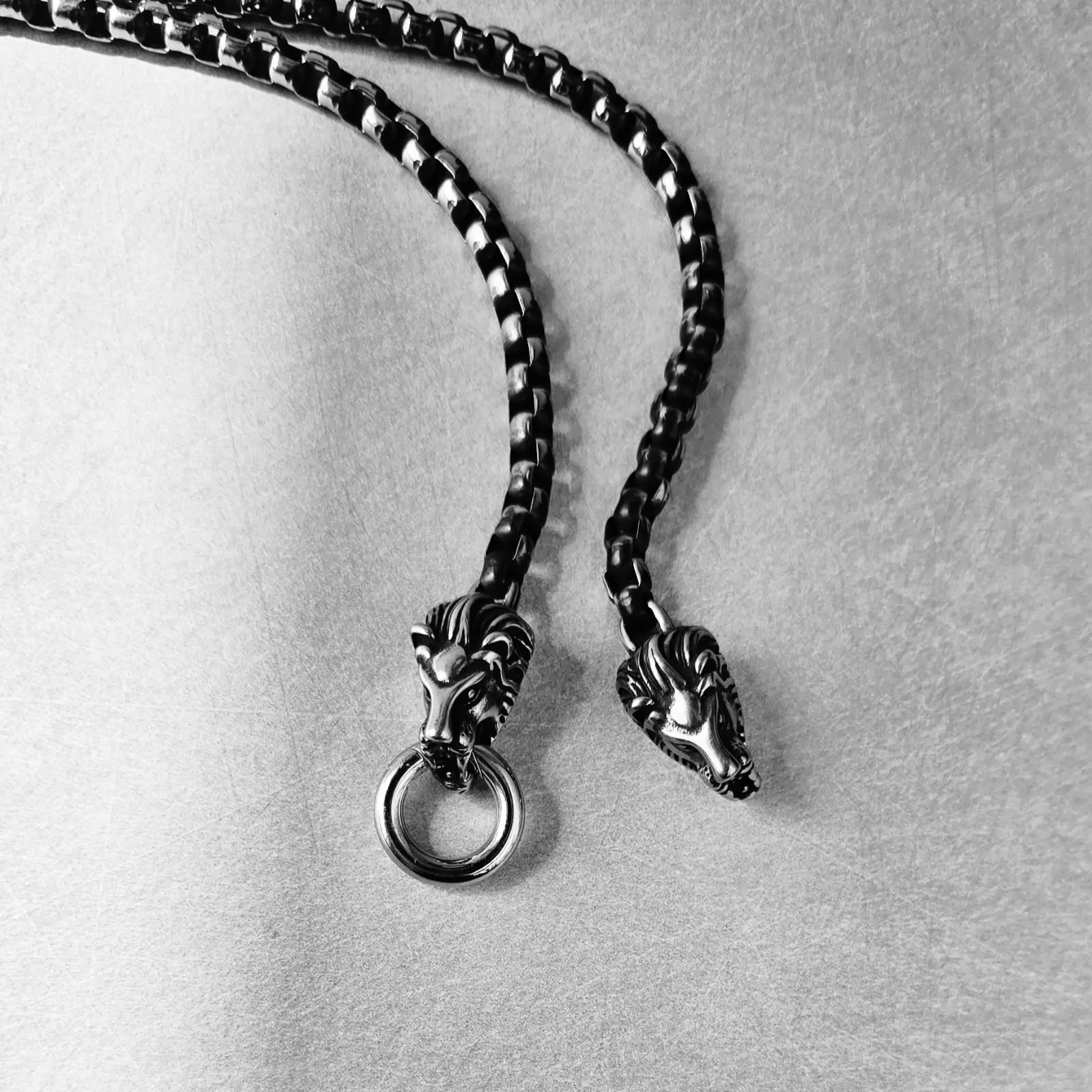 SOUVERÅN CHAIN