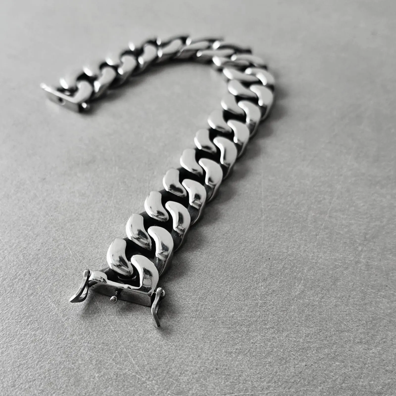 Flat Kobal Brazalete