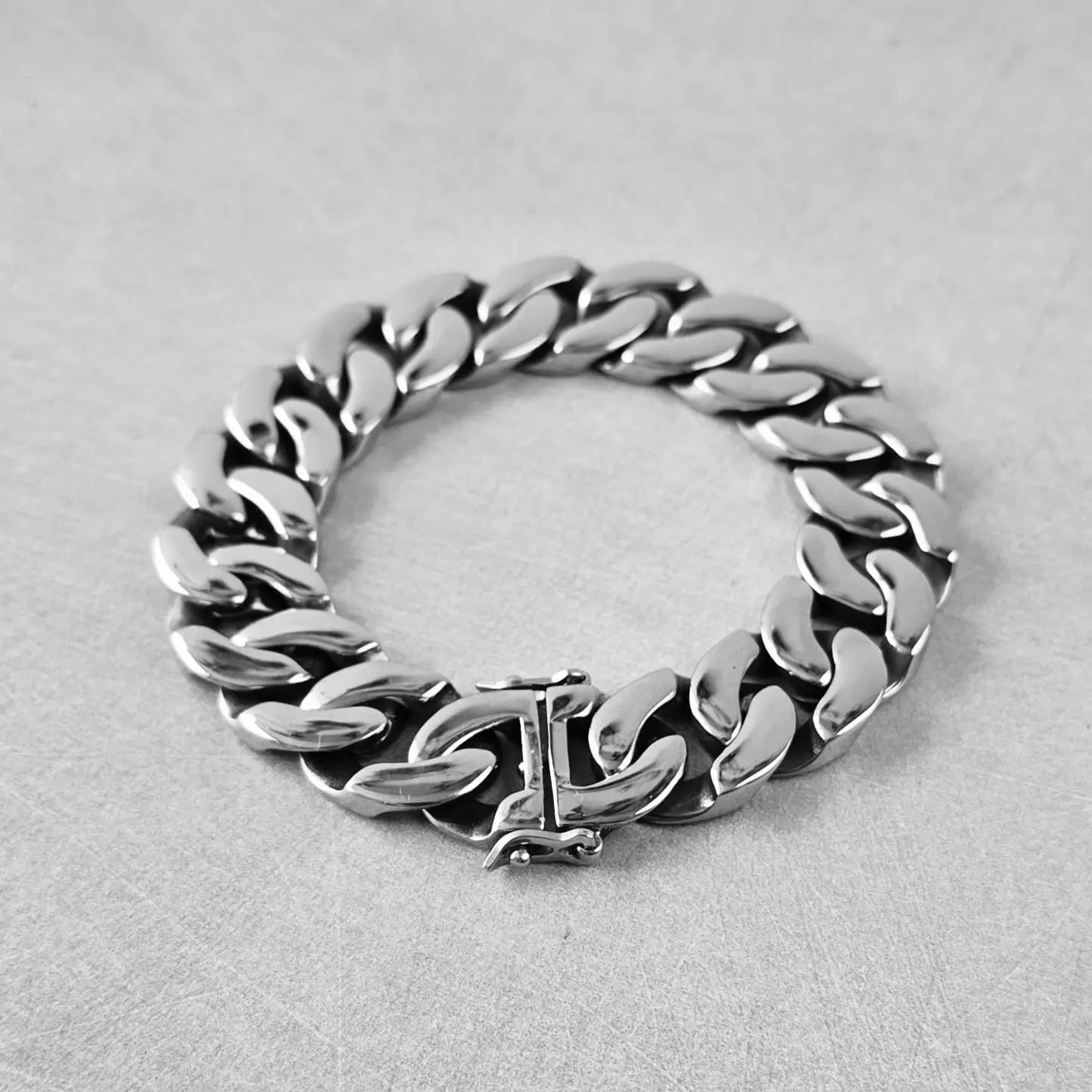 Flat Kobal Brazalete