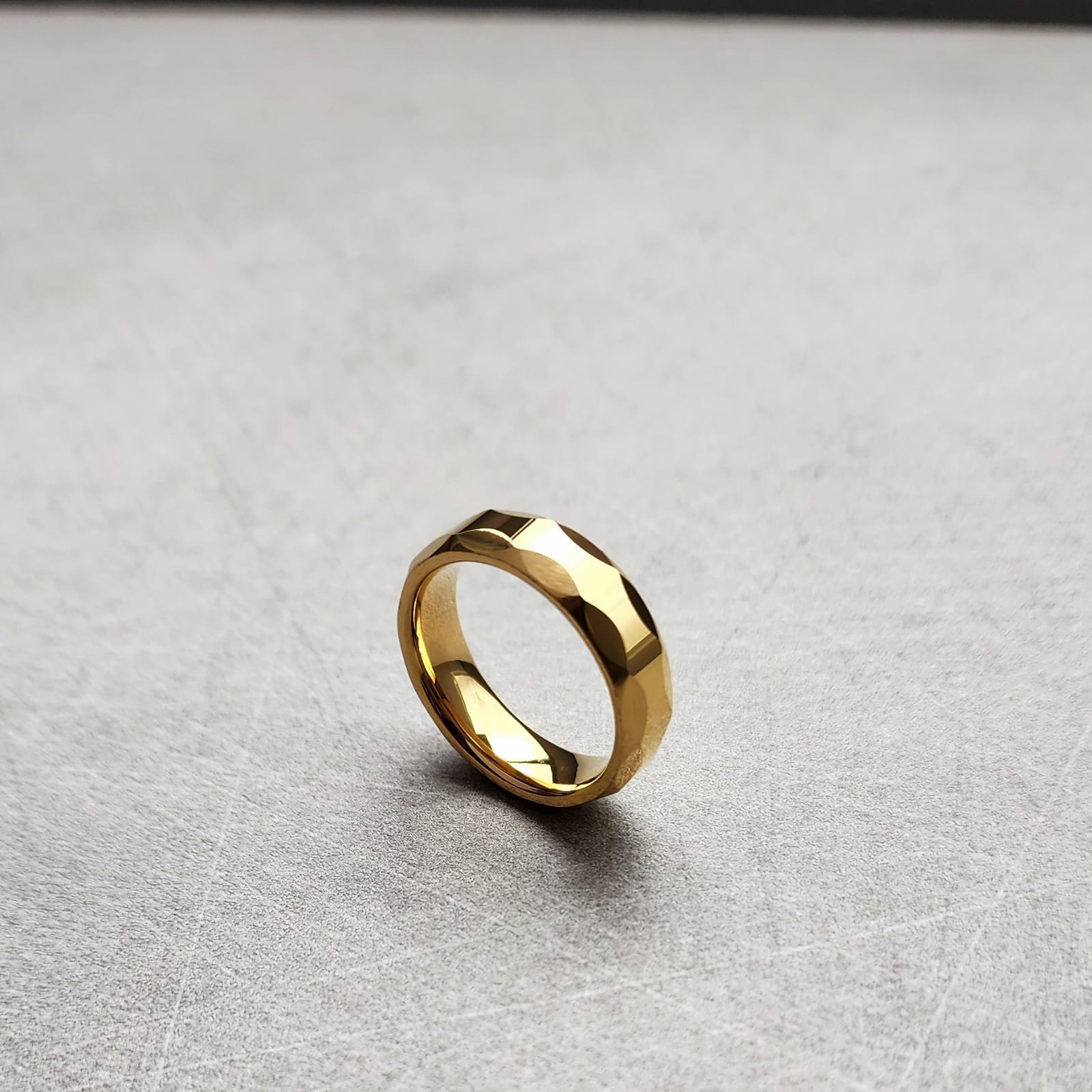 Golden Bezel Argolla
