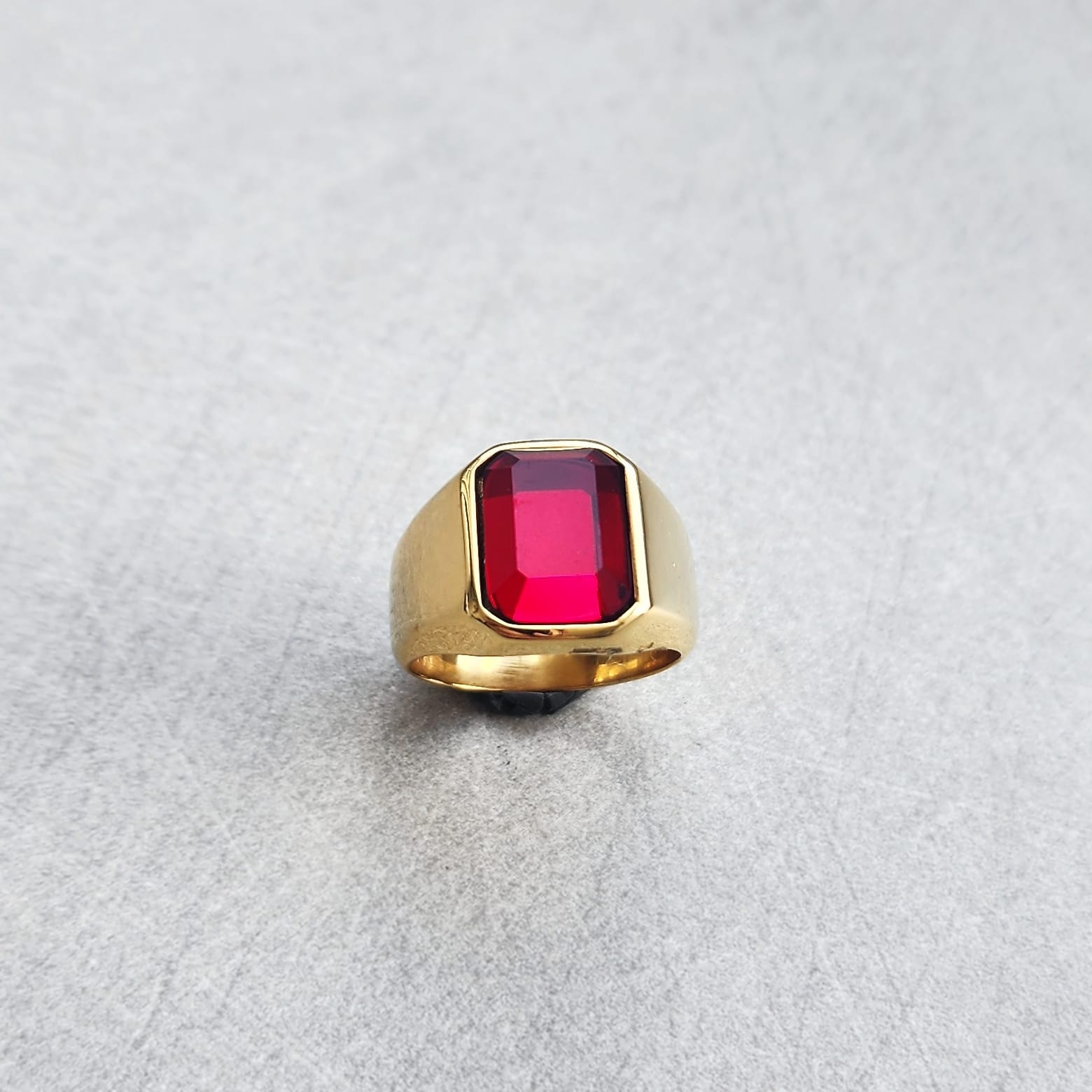 Rubrum Ring