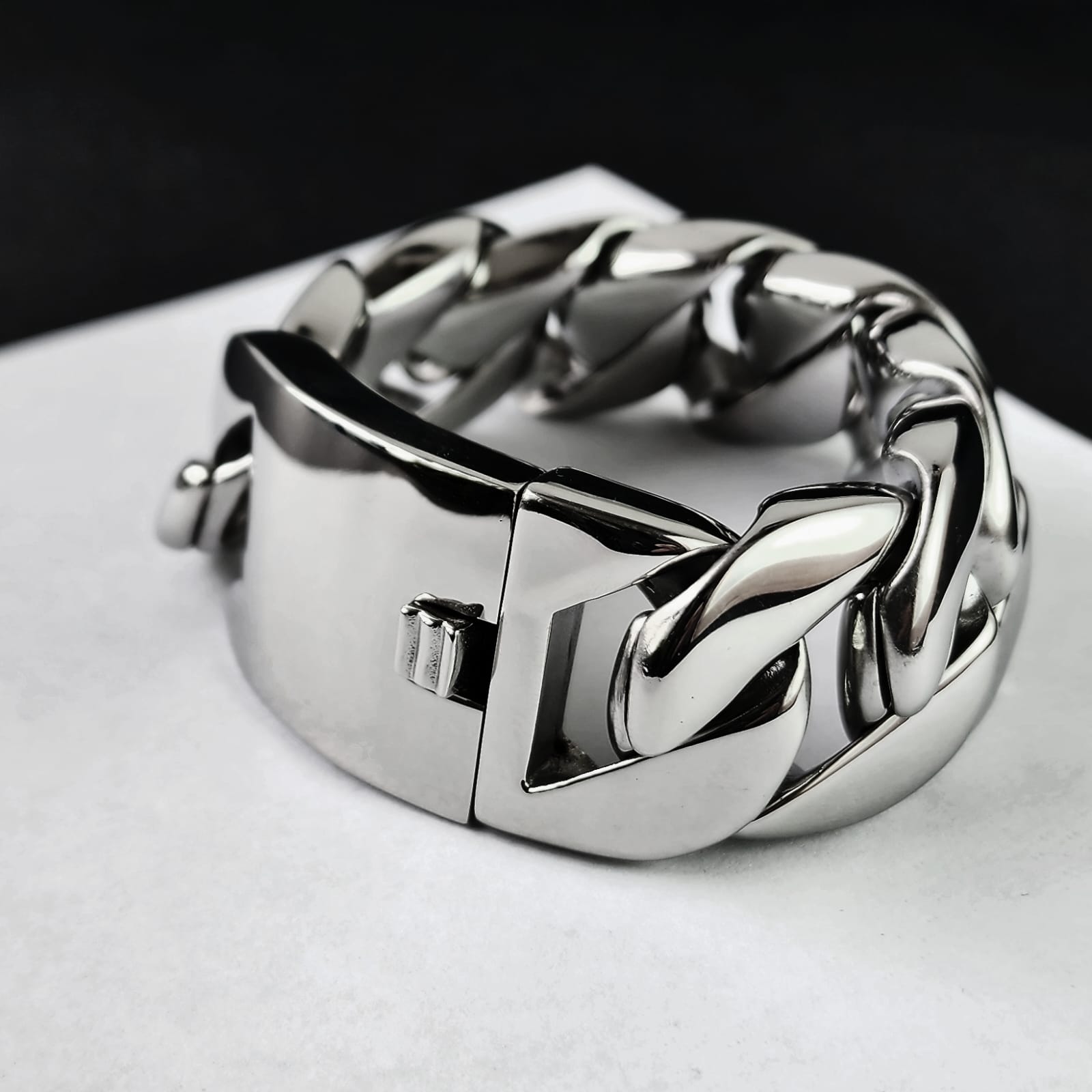 La Bestia Brazalete